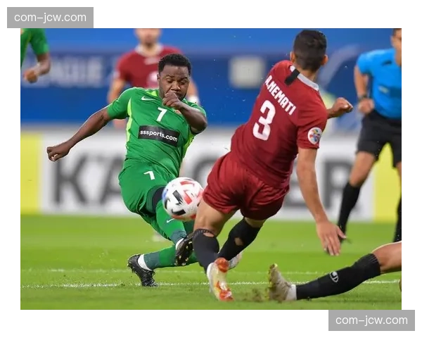 多哈阿赫利客场防守体系经受考验 零封塞帕汉展现战术纪律性